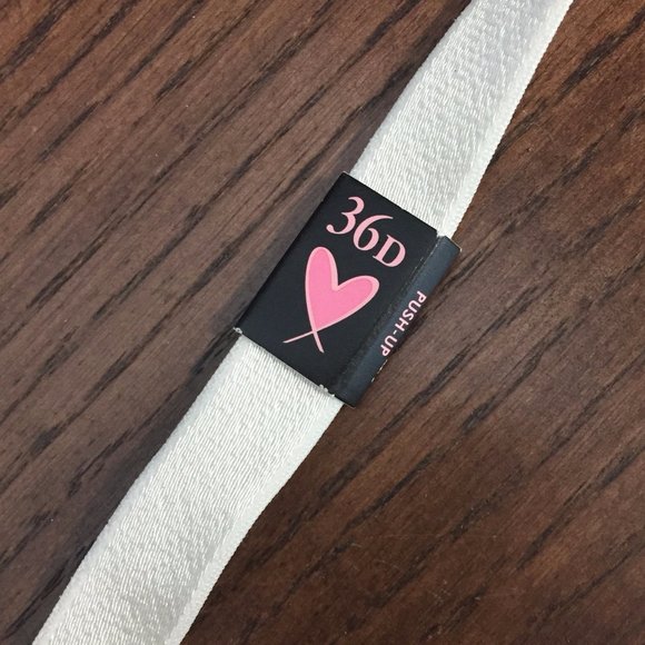 Victoria's Secret Dream Angels Padded Push-Up Bra - Picture 9 of 10